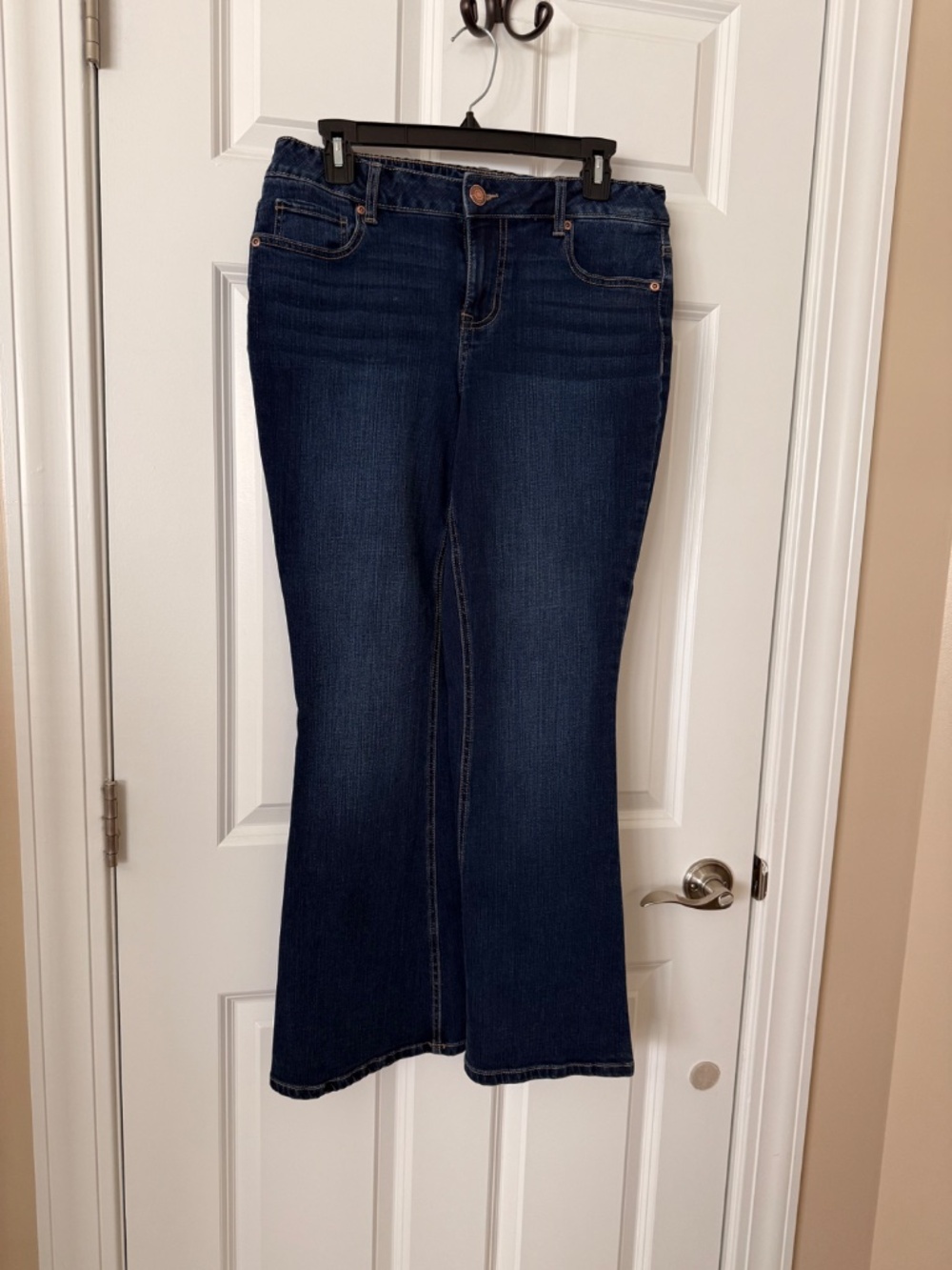 JEANS - Picture 4 of 4